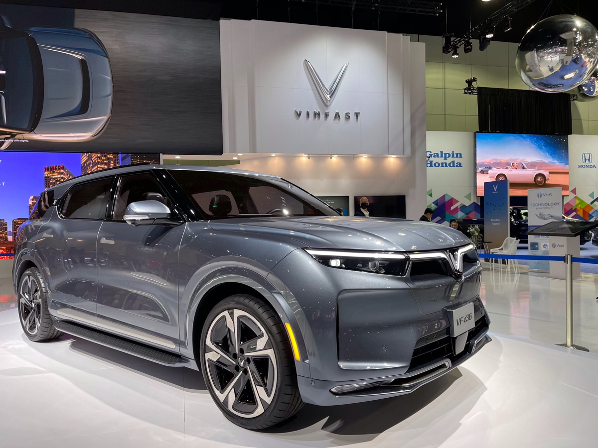 Xe điện VinFast debut tại LA Auto Show 2021 - Việt Nam mình làm mà đẹp muốn xỉu luôn!