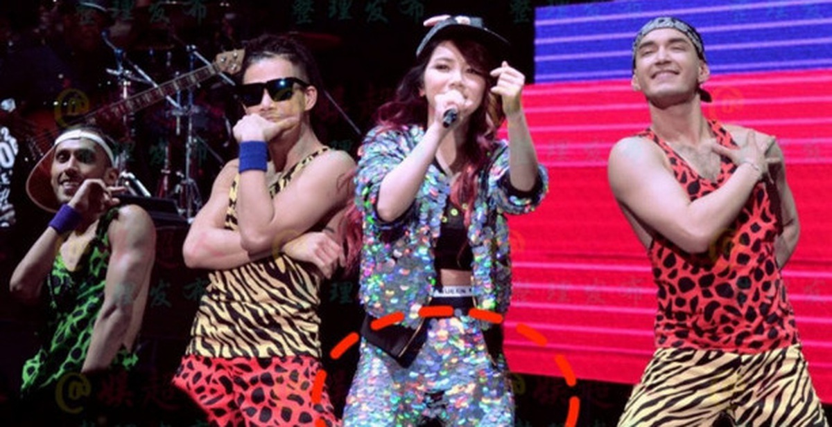 82b610f7e749889659f8.jpg