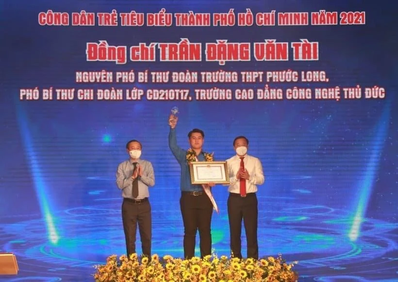 Nam sinh 18 tuổi chinh phục danh hiệu 'Công dân trẻ tiêu biểu TP. HCM' - Câu chuyện truyền cảm hứng thế hệ Z