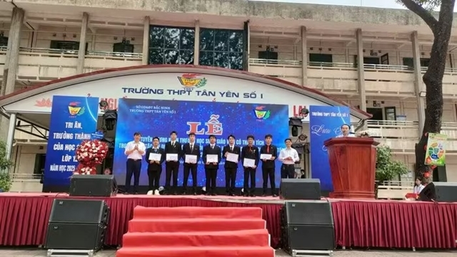 85e533cb2f86ee6937a0.jpg