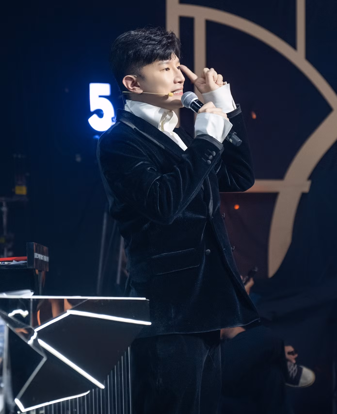 86ff1768dedd3531e556.jpg