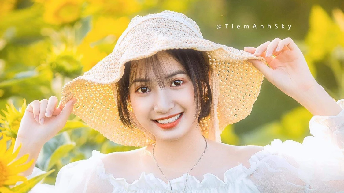 Nữ sinh Cao đẳng Sư phạm Trung ương đẹp trong veo như nàng thơ, quan điểm về ngoại hình gây sốt
