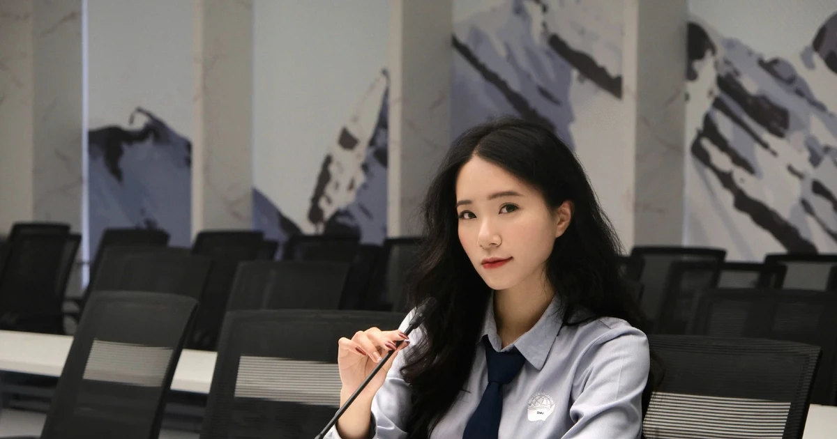 Nữ sinh Ngoại giao "đổi vận" cực gắt: Từ chuyên Sinh định làm bác sĩ đến "chiến thần" Truyền thông