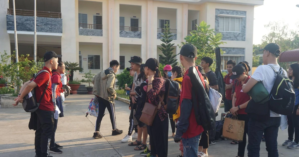 Tin vui cho sinh viên Khánh Hòa "mắc kẹt" tại Sài Gòn: Sắp được về quê miễn phí rồi nè!