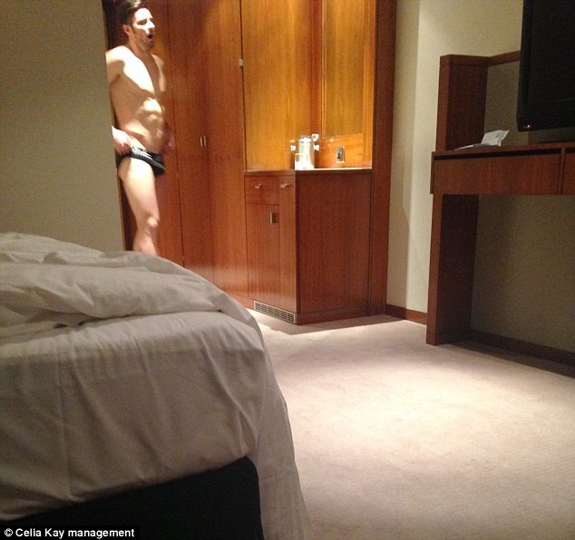 89009c2cfdf71c4df4b6.jpg