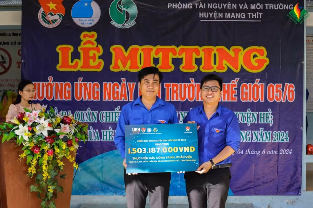 8923705ceb7cadf6bf81.jpg
