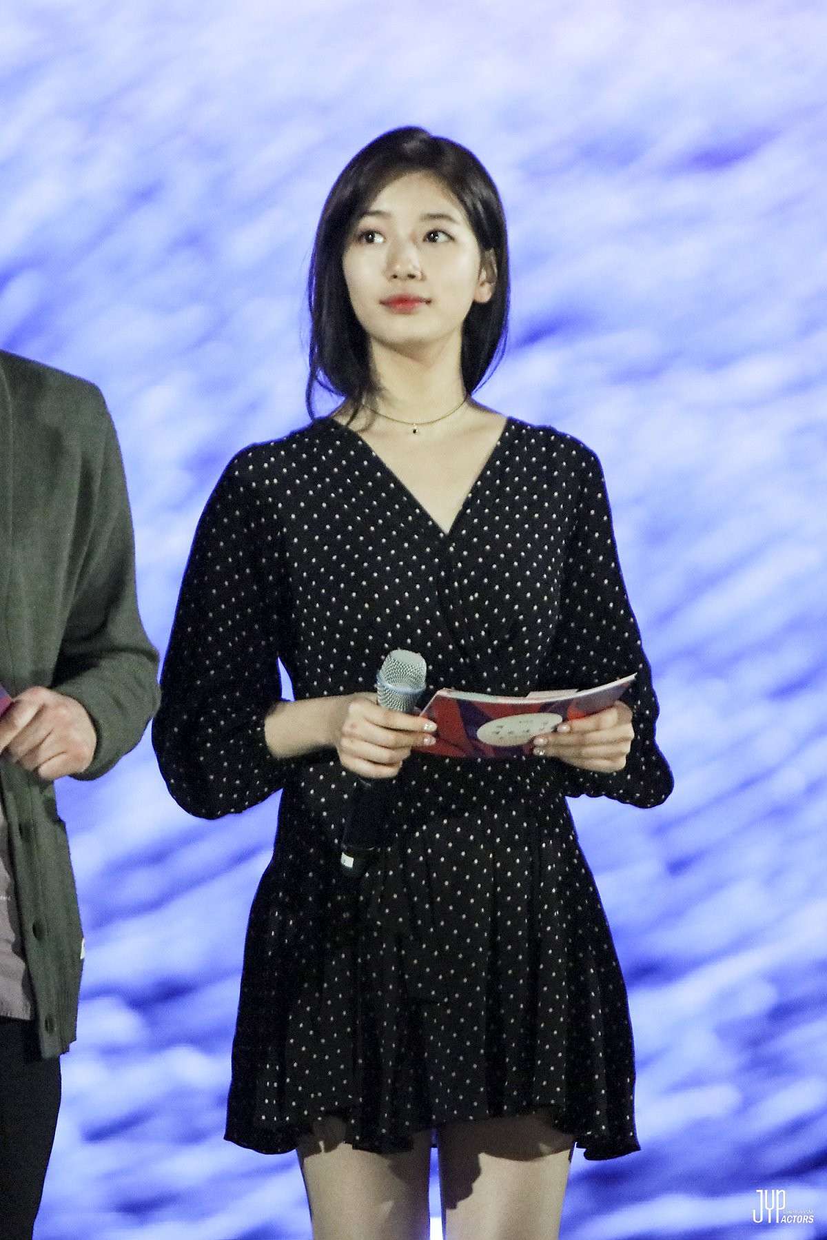 894b4bd54b1a963450a9.jpg