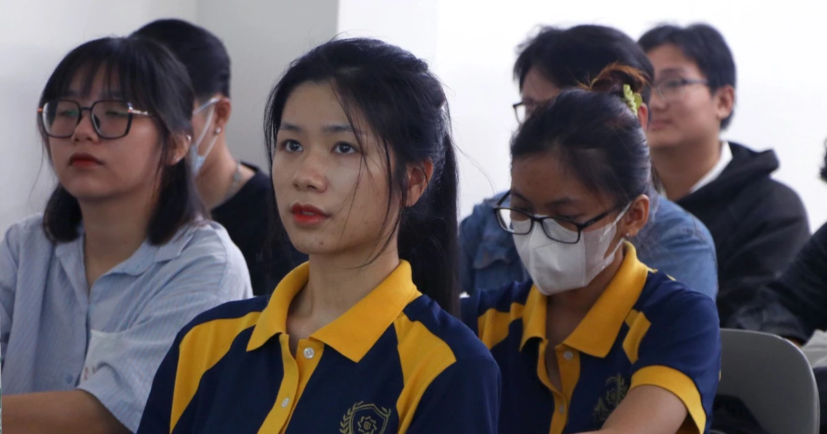Trường đại học phía Nam vừa thả "thính" điểm chuẩn xét tuyển sớm rồi nè!
