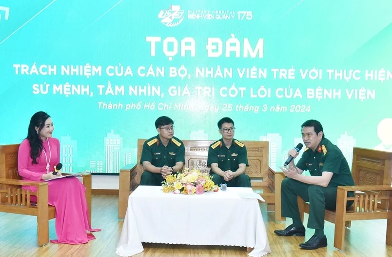 Gen trẻ áo blouse trắng Bệnh viện Quân y 175 - Nhiệt huyết cháy hết mình vì cộng đồng