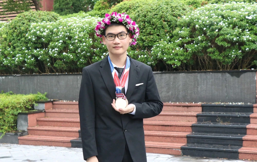Chàng trai gen Z 'chinh phục' Vật lí quốc tế tiết lộ bí kíp học tập cực xịn