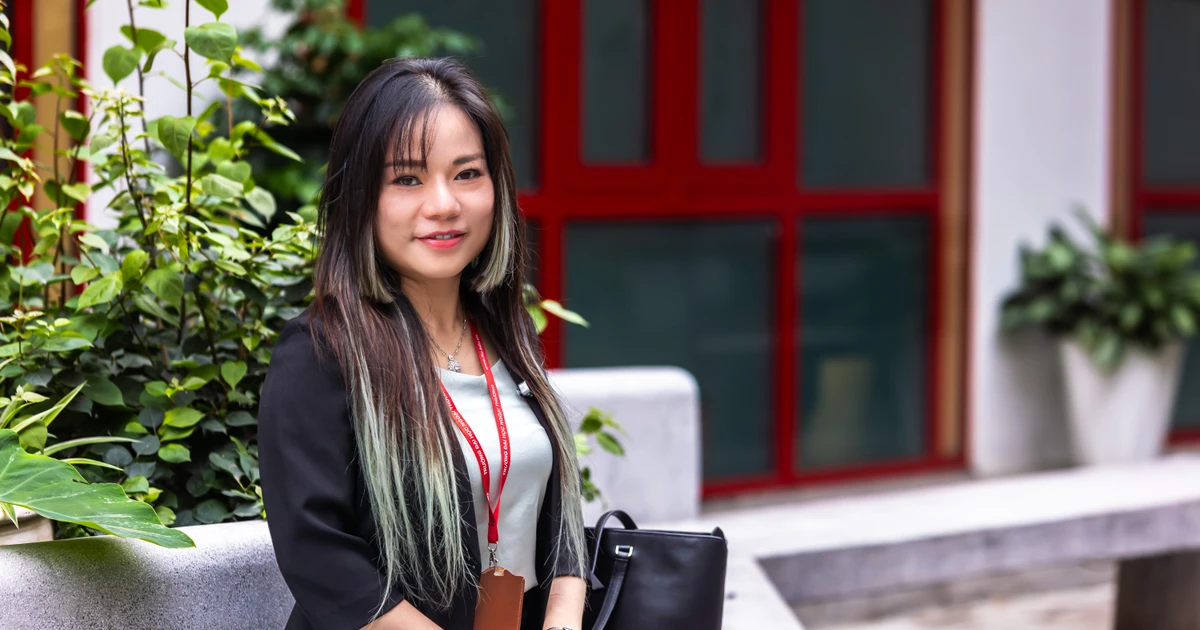 Cô giáo Ngoại thương chấm bài trên TikTok - Gen Z học vừa vui vừa "đỉnh"
