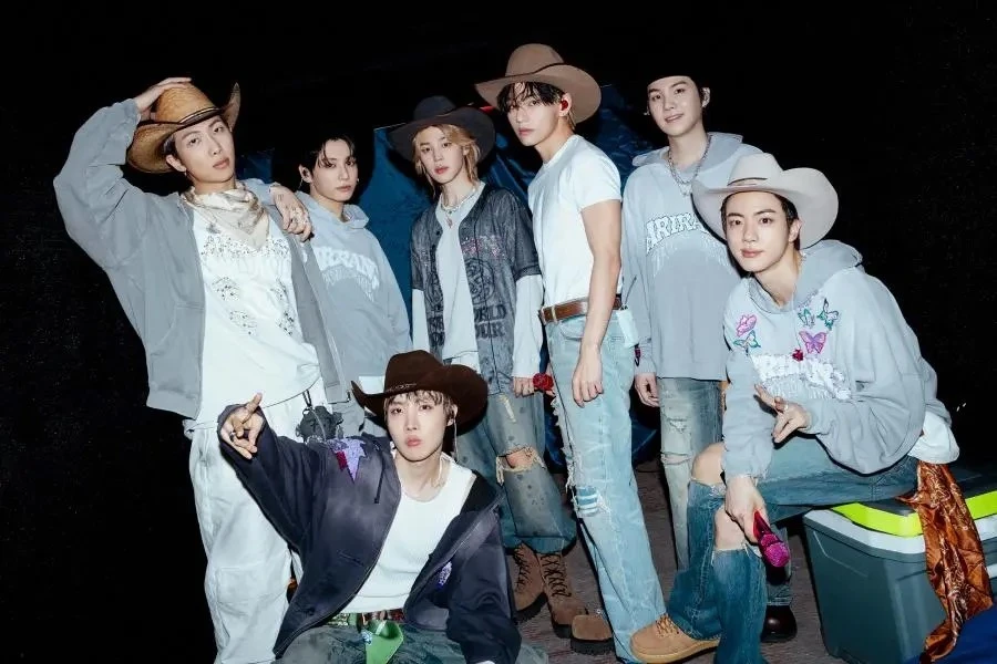 BTS giữ vững phim thủ trên Billboard 200 trước ngày comeback hoành tráng tại quê nhà