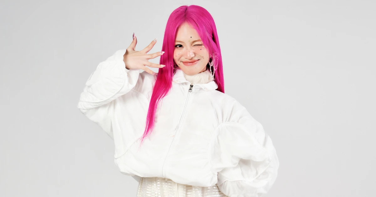 Cầm gây sốt với outfit "khó đỡ", netizen lôi cả Duy Mạnh ra làm meme