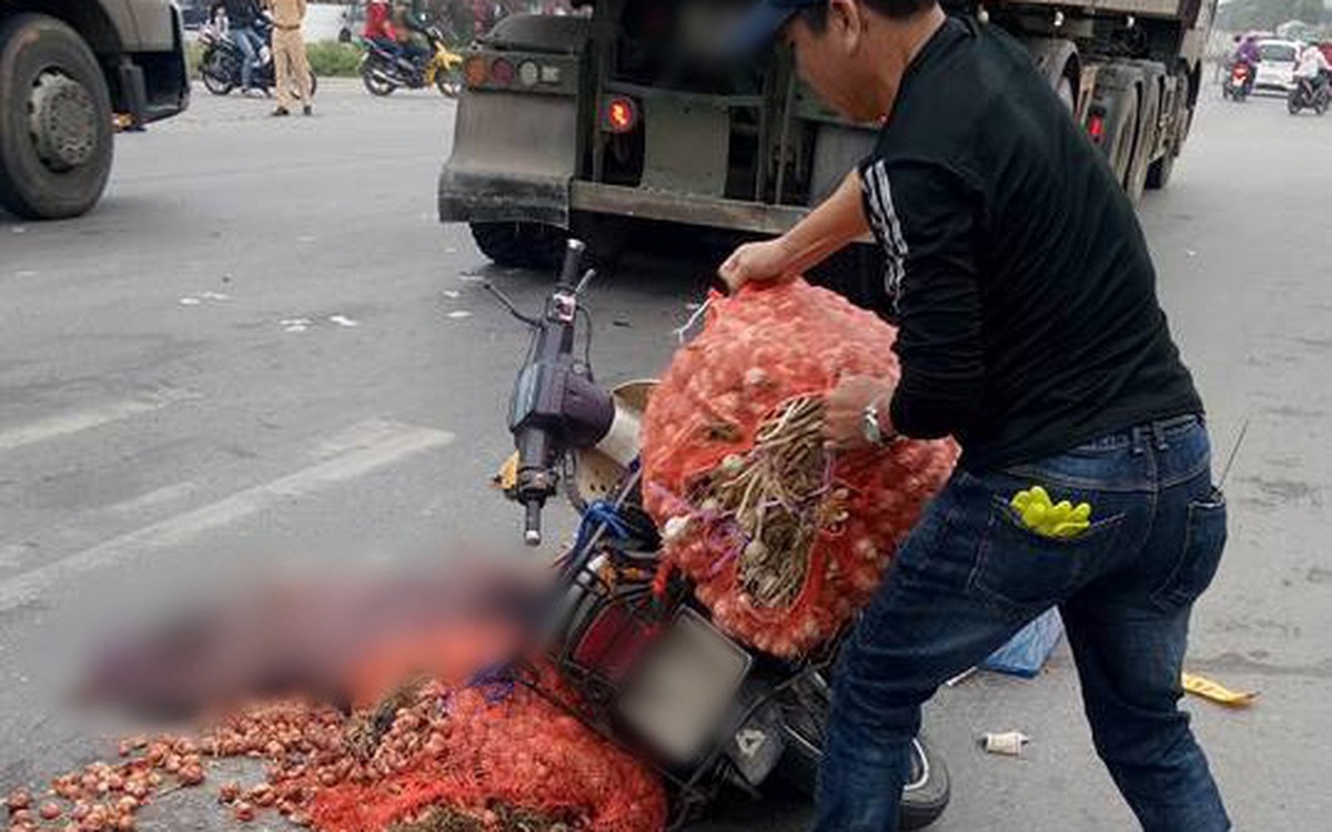 Thương tâm: Chị gái chở hàng bị xe tải cán tử vong trên QL18 Bắc Ninh
