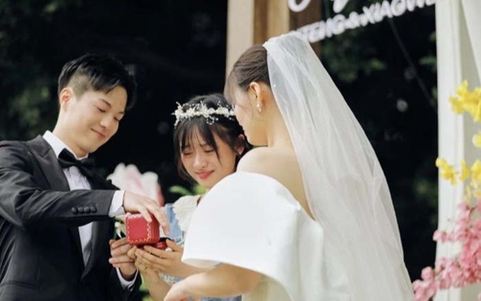 8d040cc84fb6108bdd24.jpg