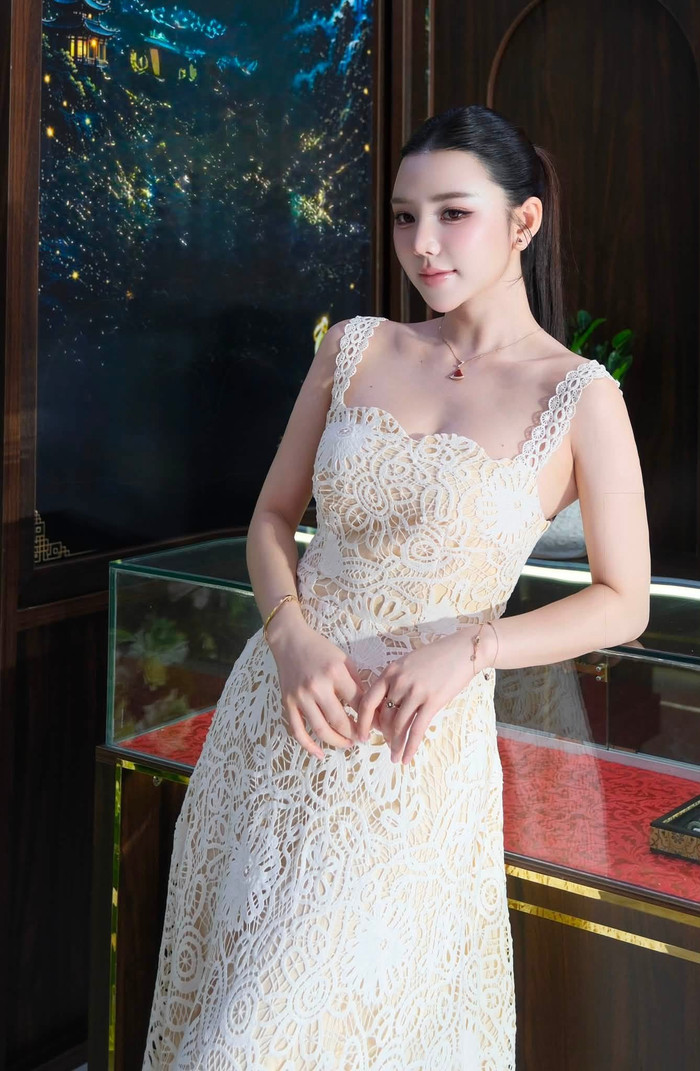 8db9bb40eee2816034c9.jpg