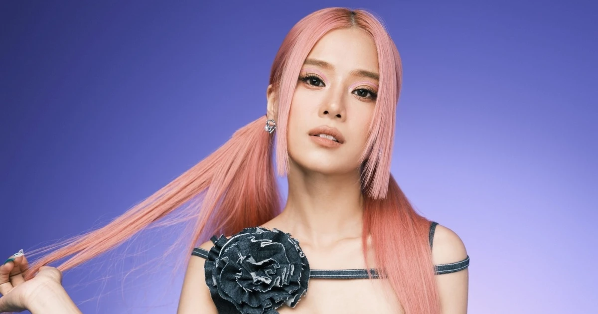 Nàng tắc kè hoa V-biz đổi style gợi cảm, không còn là "em bé" trong trẻo ngày nào ✨