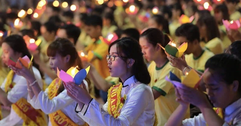 Gen Z giữ trọn tình thương mùa Vu Lan