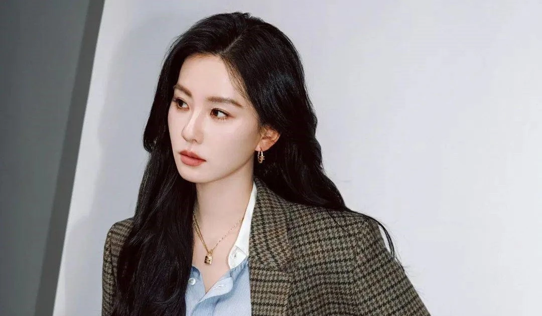 Outfit sân bay của Lưu Thi Thi khiến netizen phát cuồng vì quá "xịn sò"!