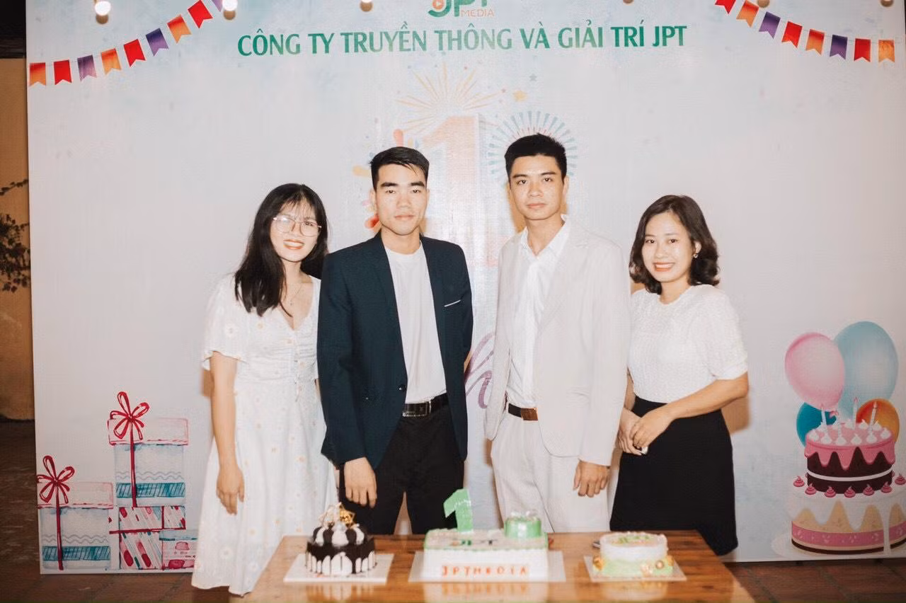 8f8cab4c7adb8b0e4412.jpg
