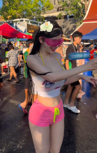 90830213e9da449683a4.jpg