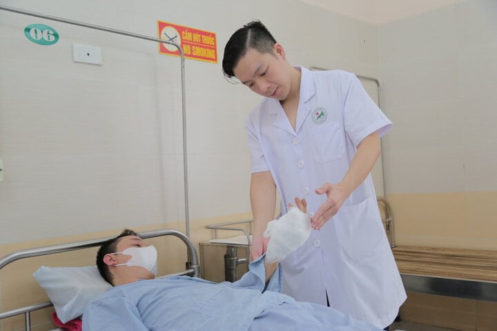 90ae362e1dd2baffb132.jpg