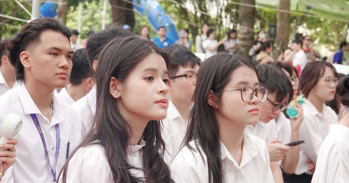 Loạt trường đại học ở TP. HCM vừa khai giảng cực xịn năm học mới nè!