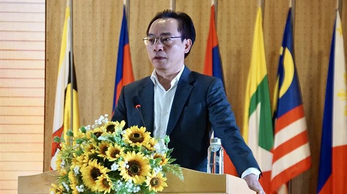Tuyển sinh 2024 giữ vững phong độ, Thứ trưởng Bộ GD-ĐT cam kết ổn định cho các bạn trẻ