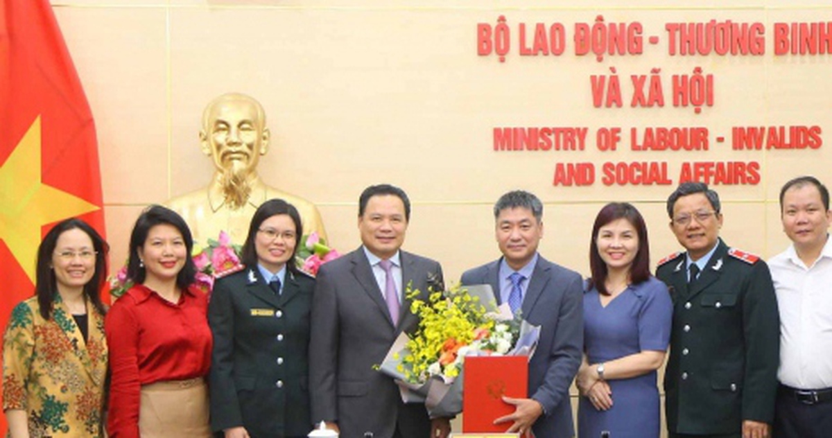 92ea2d62637746580cfe.jpg