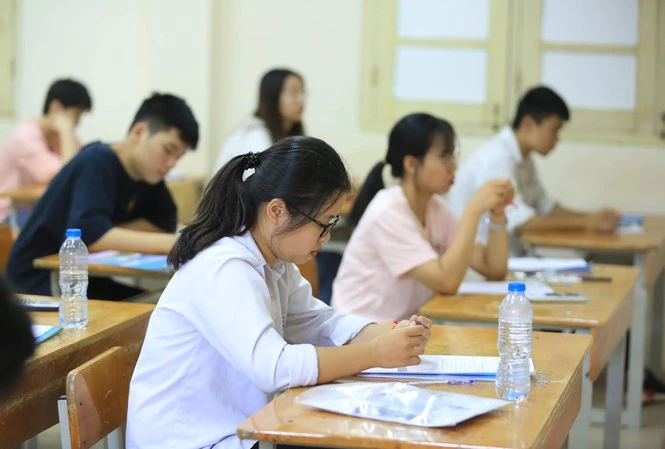 Chuẩn bị thi tốt nghiệp THPT giữa mùa dịch: Các tỉnh thành căng não tổ chức sao cho an toàn