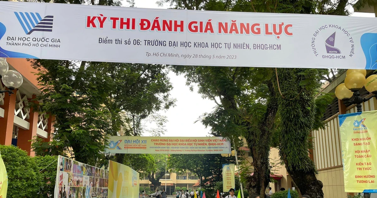 Thủ khoa Kỳ thi Đánh giá năng lực đợt 2 ĐHQG TP. HCM ẵm trọn 1.133 điểm, xịn xò quá đi thôi!