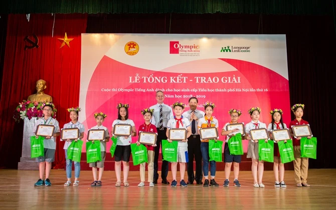 Quán quân Olympic Tiếng Anh tiểu học Hà Nội gọi tên Mai Phúc Huy - Em học sinh trường Lê Quý Đôn xịn sò quá đi