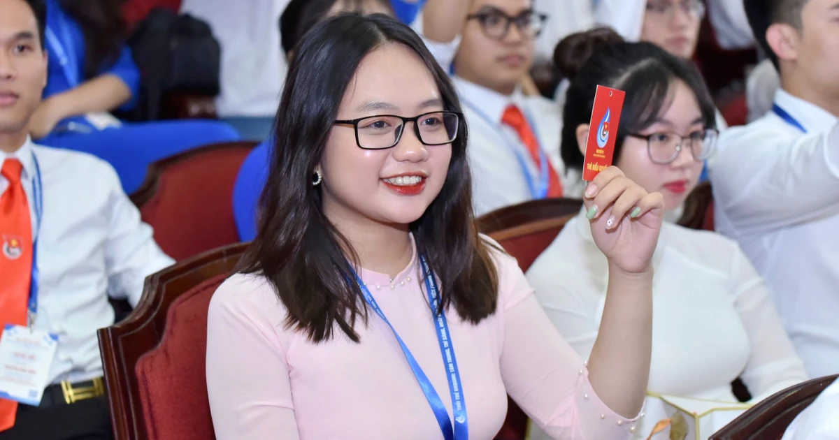 Phó Chủ tịch Hội Sinh viên UEB: "Cố gắng, nỗ lực và tỏa sáng theo cách riêng của mình"