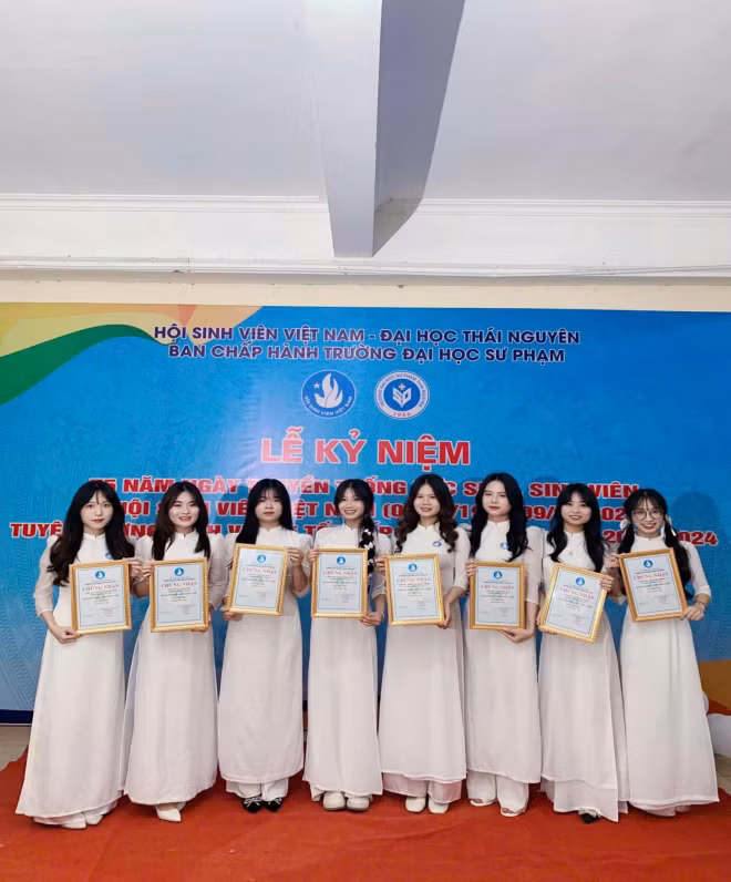 9586b50cedcadba87dfb.jpg