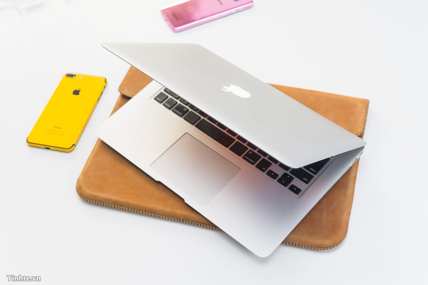 Mấy điểm cần lưu ý khi đi mua MacBook cũ - Hóng anh em chia sẻ thêm nha! ✨