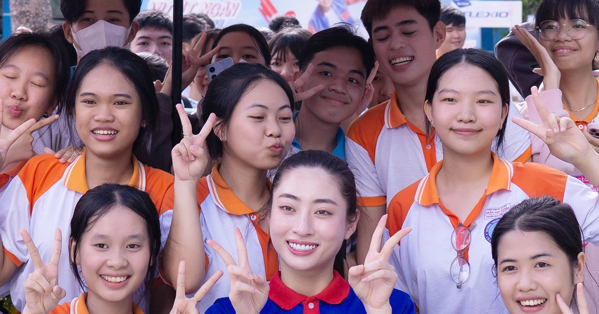 Hoa hậu Lương Thùy Linh "tiếp lửa" hơn 2.000 sĩ tử Vĩnh Long: Học giỏi mà không stress mới là đỉnh cao!