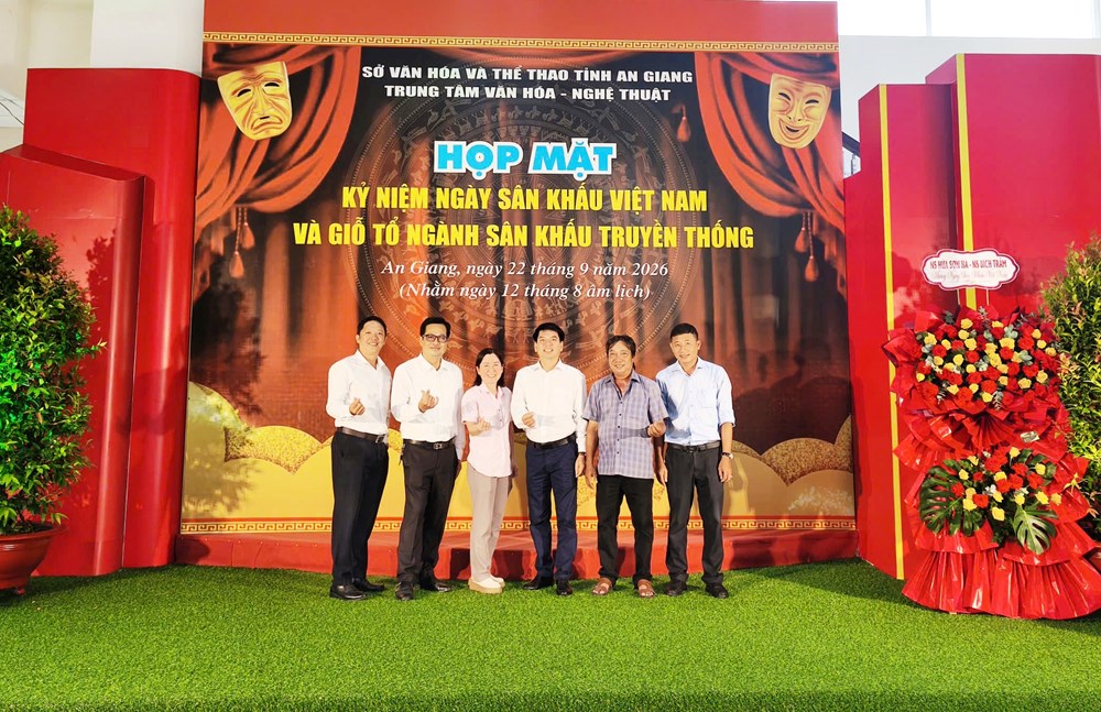 9740f8beca055bbfbb0c.jpg