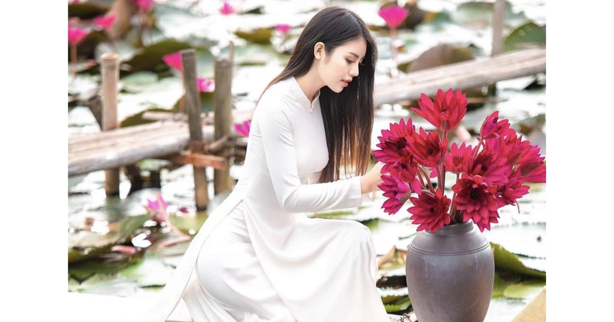 Hot girl Thủy Lợi đốn tim cả làng mạng với bộ ảnh áo dài trắng thanh xuân vô đối