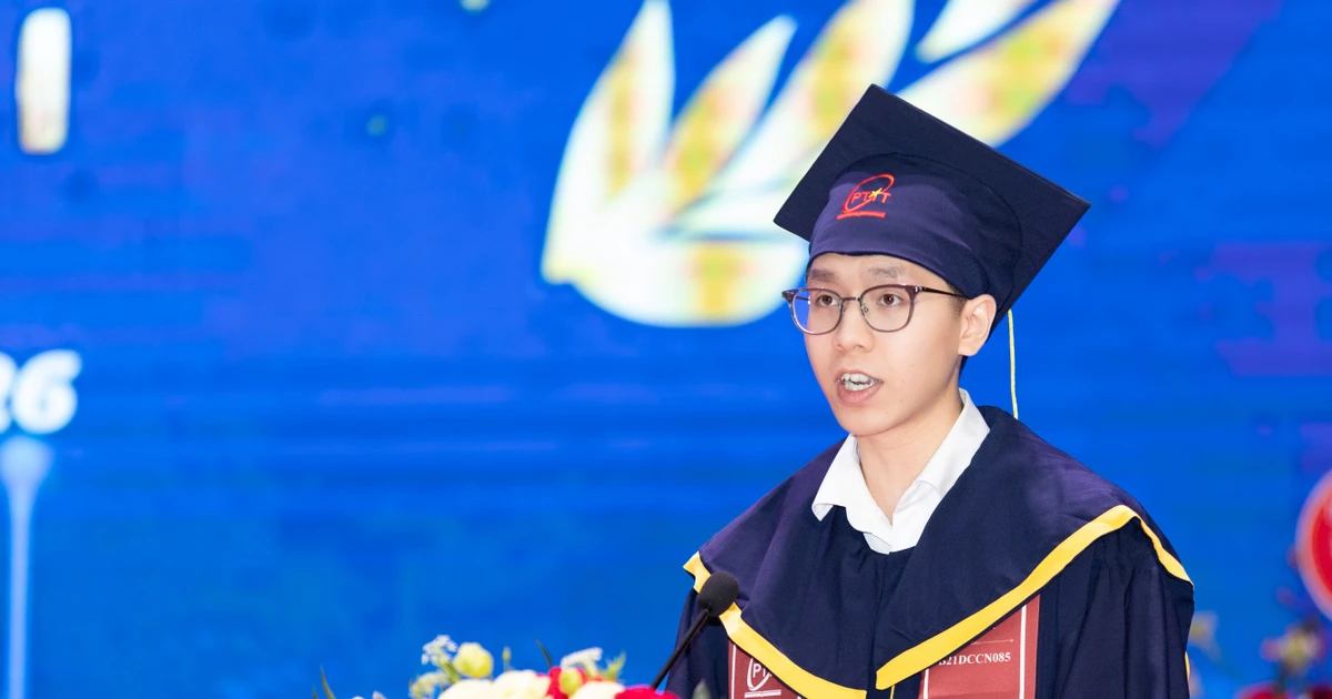 Thủ khoa toàn khóa PTIT xịn xò: Ẵm đống giải quốc tế, chưa tốt nghiệp đã vào làm ở tập đoàn công nghệ đỉnh của chóp