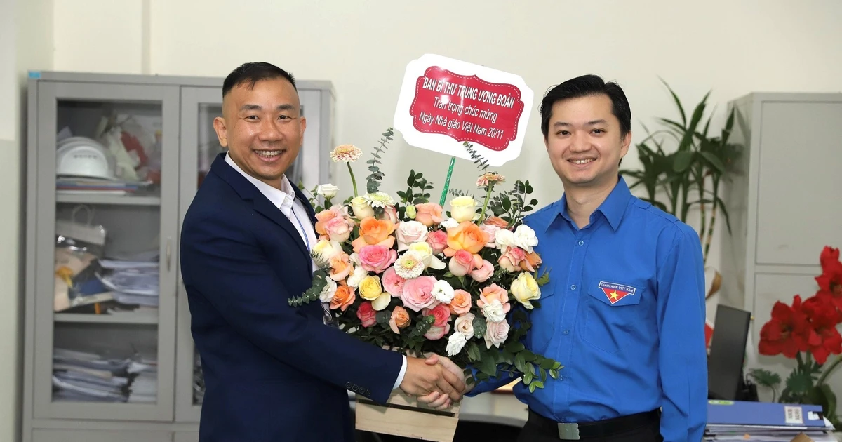 Thầy giáo xây gạch đỉnh cao thế giới nhận lời chúc mừng đặc biệt từ Ban Bí thư TW Đoàn