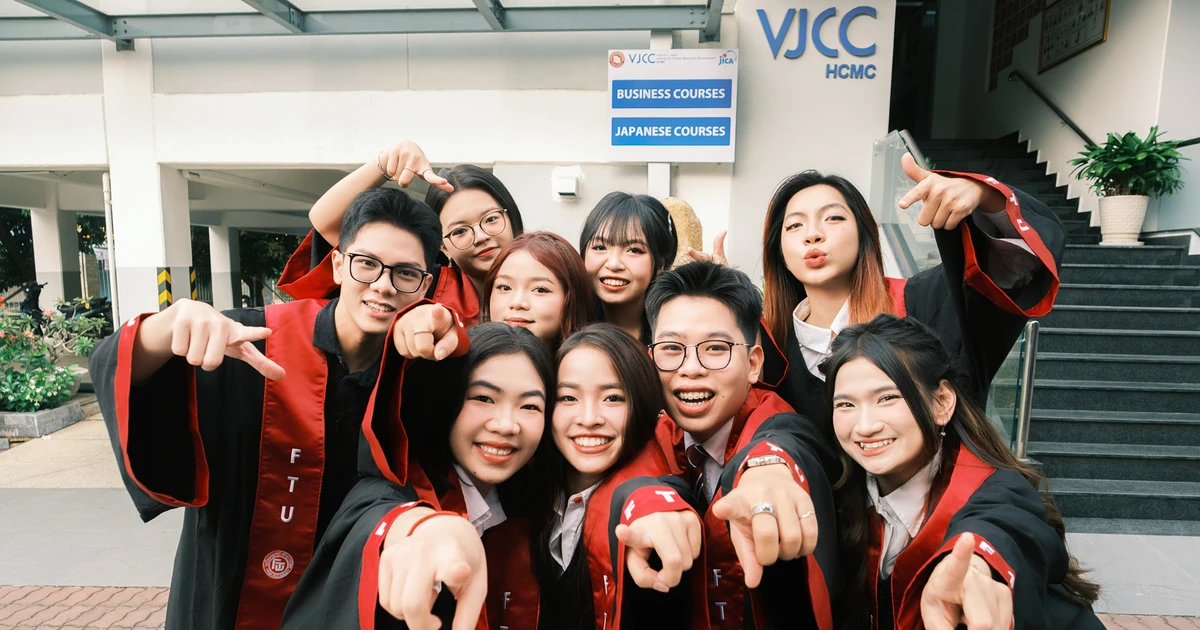 Một lần đứng lại: Khi kỷ yếu là cách người trẻ chia tay thanh xuân ✨