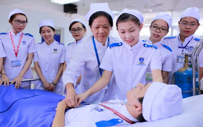 Báo động đỏ: Phải 8 điểm trở lên mới mơ được vào nhóm ngành Sức khỏe