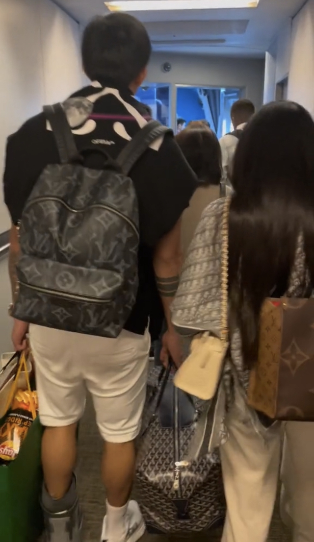 9bfb97cf6573bf5705c1.jpg