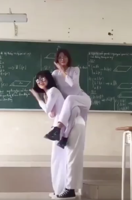 9c2bb51527822c0f3d16.png