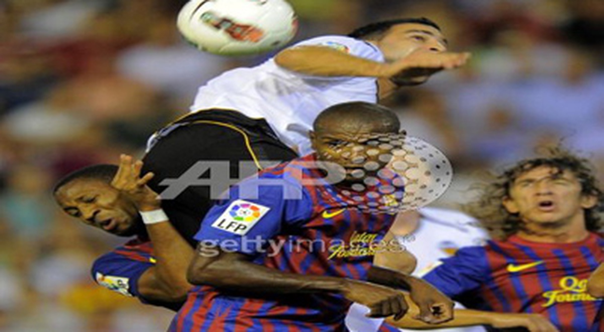 Barcelona suýt toang tại "hang dơi" Mestalla - drama căng đét! ⚽