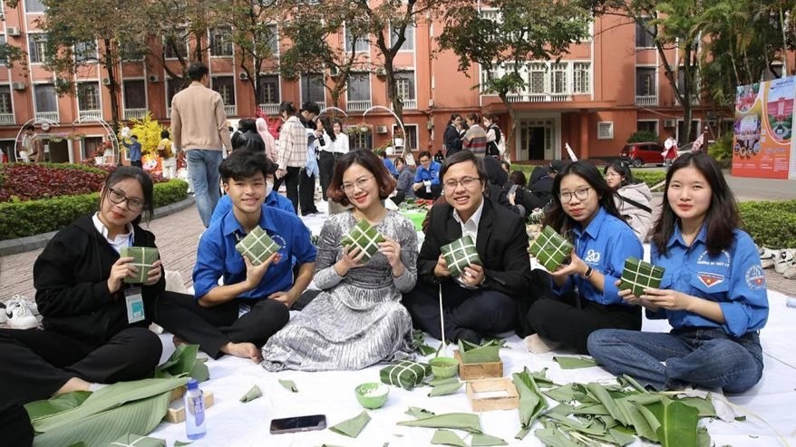Chương trình 'Bánh chưng xanh 2023' chill phết tại Trường Đại học Thủy lợi