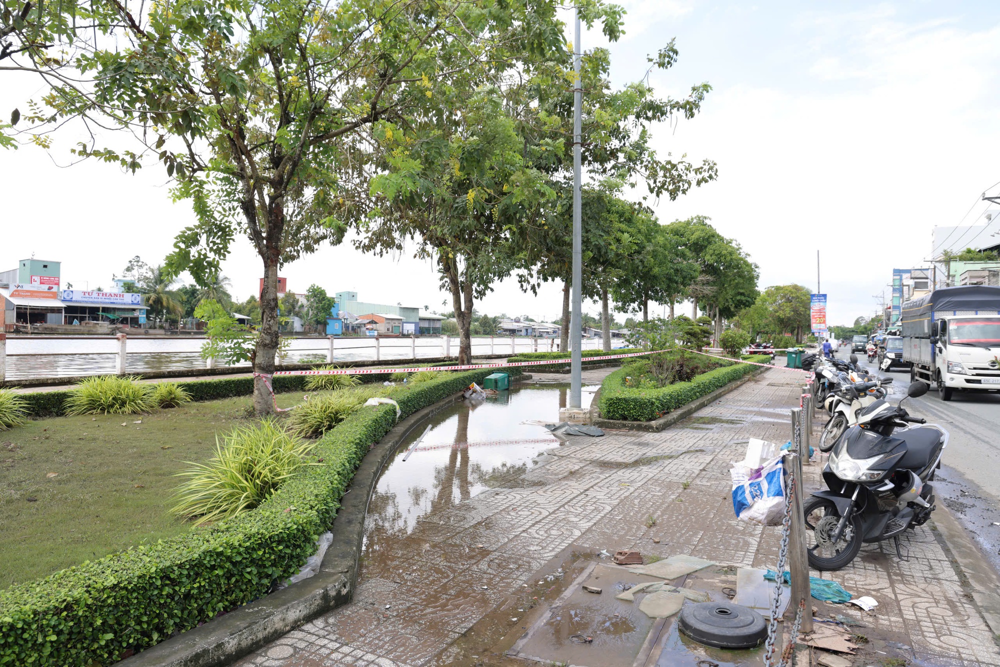 a0b9efdcaa97469ef7c9.jpg