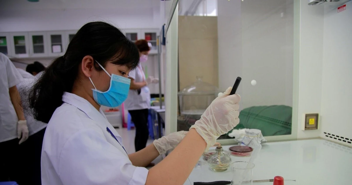 Sinh viên chill hết nấc khi được quay lại trường sau mấy tháng ở nhà