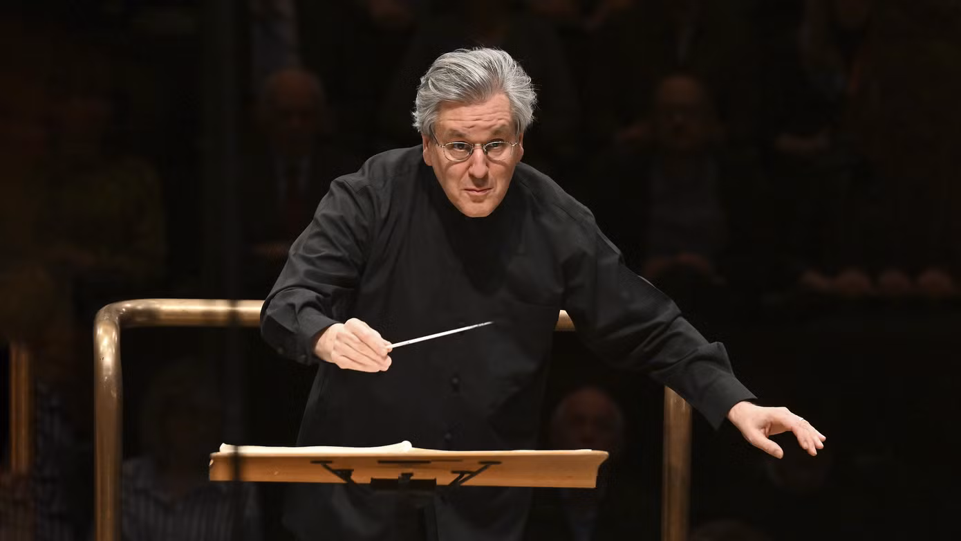 Nhạc sĩ Quốc Trung mang "cuộc đối thoại" giữa Beethoven và Shostakovich cực đỉnh về Hà Nội đây rồi ✨