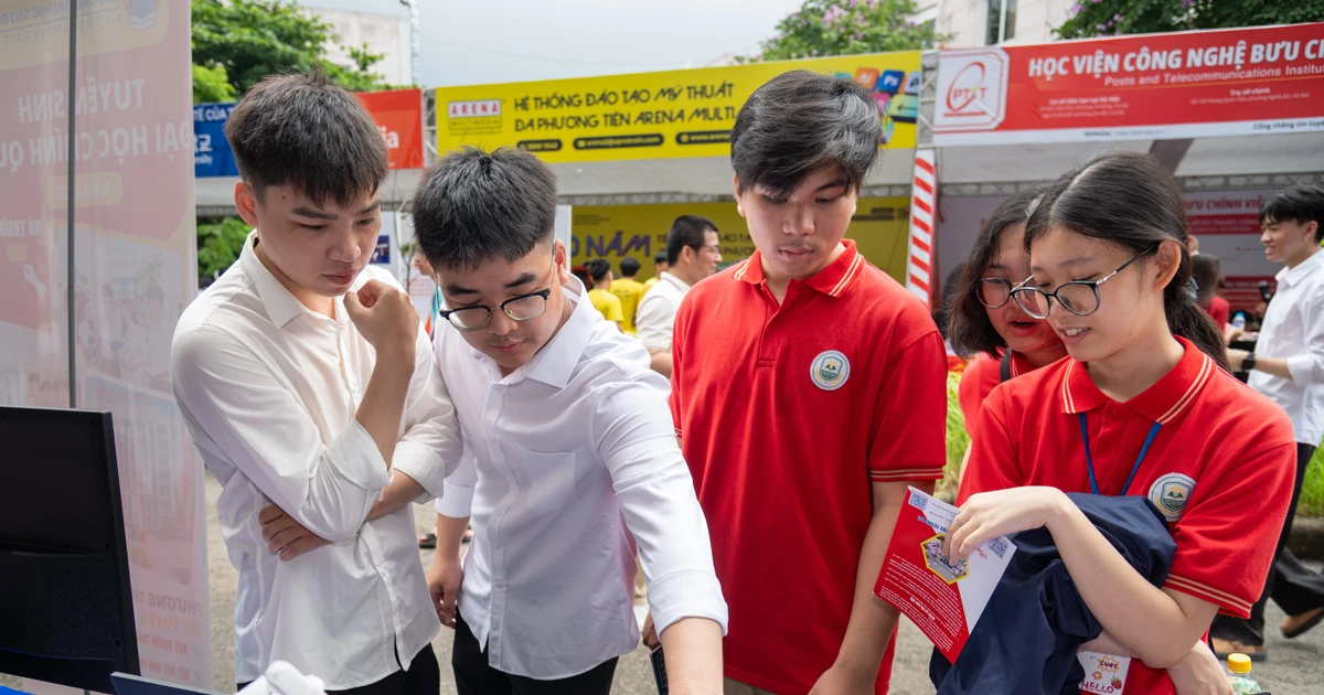 ĐH Sao Đỏ all-in vào công nghệ - AI, mở 5 cách xét tuyển cho gen Z 2026 ✨